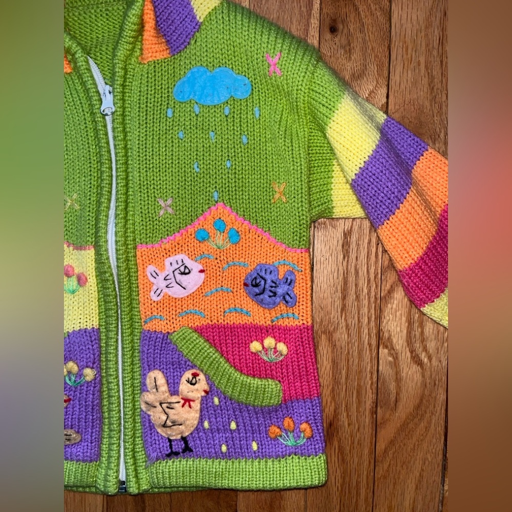 Peruvian kids Hooded Sweater with embroidered details Sz 4 llama - Picture 2 of 6